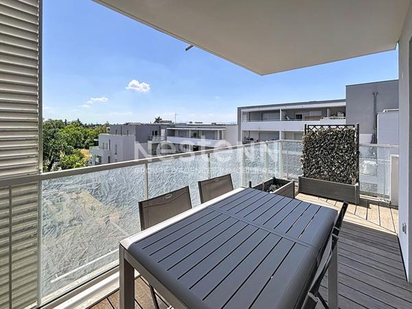 Appartement T4 BRON - 77 m2 - 3 chambres - Grande terrasse - Cave - Immeuble récent - 69500 BRON