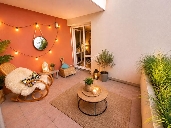 Appartement T2 Villeurbanne proche tête d'or, 40 m2, rénové, coup de coeur, séjour cuisine US équipée, terrasse