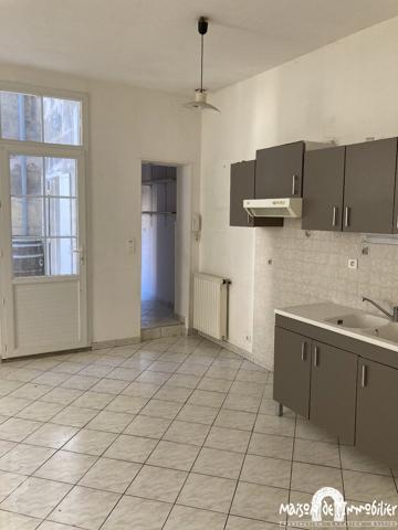 Location Maison de ville - 5 pièces - 102m² - Cave, cour et garage - COGNAC Centre-ville Détails des diagnostics énergétiques