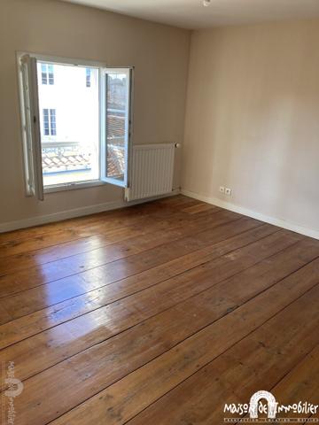 Location Maison de ville - 5 pièces - 102m² - Cave, cour et garage - COGNAC Centre-ville Détails des diagnostics énergétiques