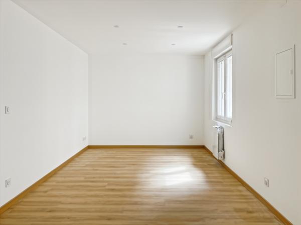 A LOUER A BORDEAUX, un appartement 3 pièces de 56.14m² avec jardin.