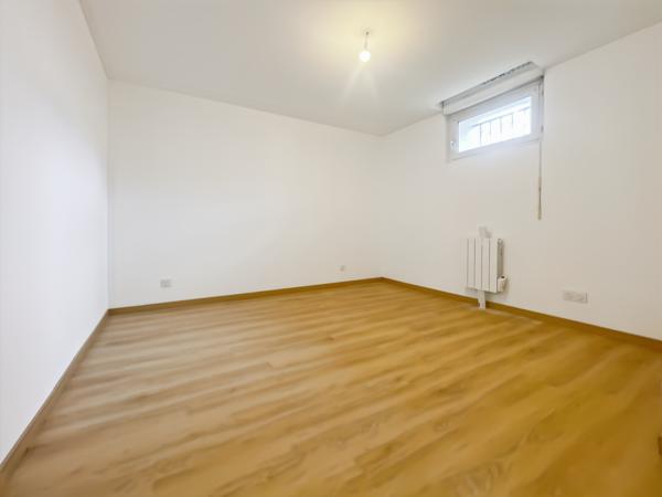 A LOUER A BORDEAUX, un appartement 3 pièces de 56.14m² avec jardin.
