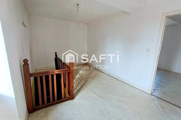 Maison en pierre, 3 chambres, porche, dépendance et terrain clos