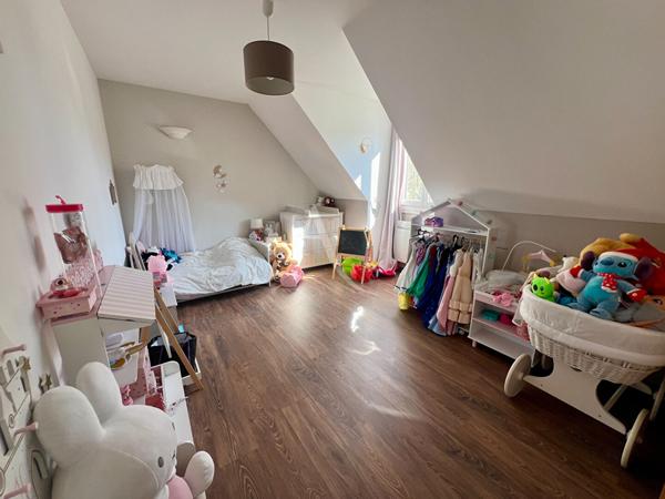 ANNET SUR MARNE : maison familiale individuelle - 7 pièces avec jardin