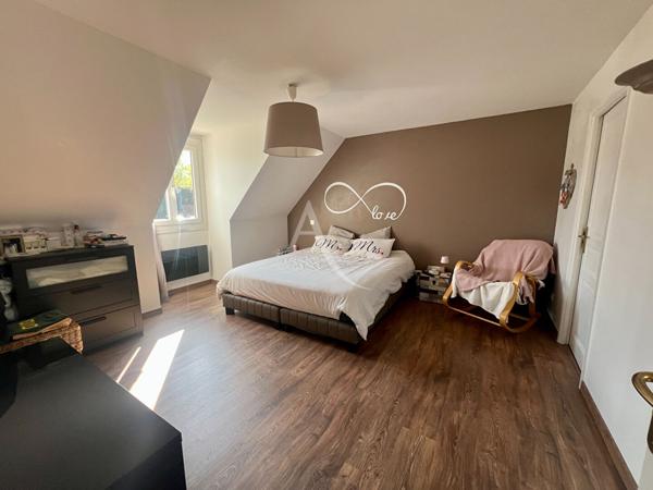 ANNET SUR MARNE : maison familiale individuelle - 7 pièces avec jardin