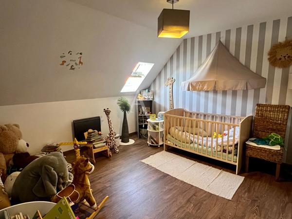 ANNET SUR MARNE : maison familiale individuelle - 7 pièces avec jardin