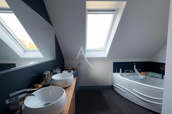 ANNET SUR MARNE : maison familiale individuelle - 7 pièces avec jardin