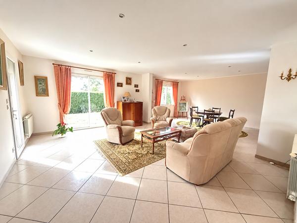 Maison plain-pied dans un quartier calme - 130 m2 , Saint sylvestre sur lot