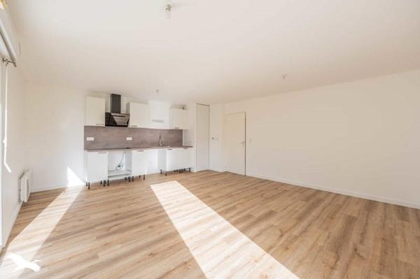 Appartement à louer 649 € CC Couëron 2 p 48 m² DPE D
