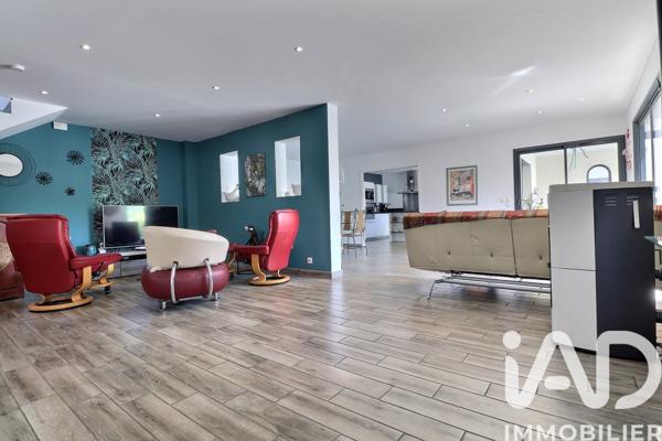 Maison à vendre 6 pièces 195 m² Thuir