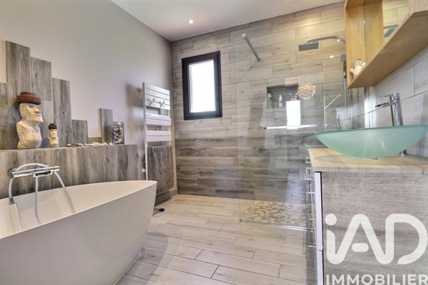 Maison à vendre 6 pièces 195 m² Thuir