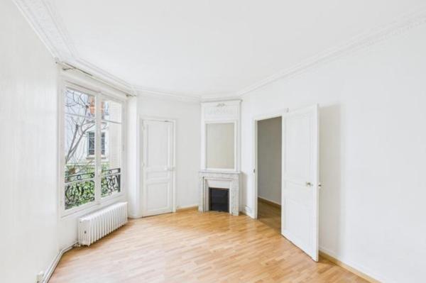 Vente - Appartement 4 pièces 99 m 2 Paris (75015)