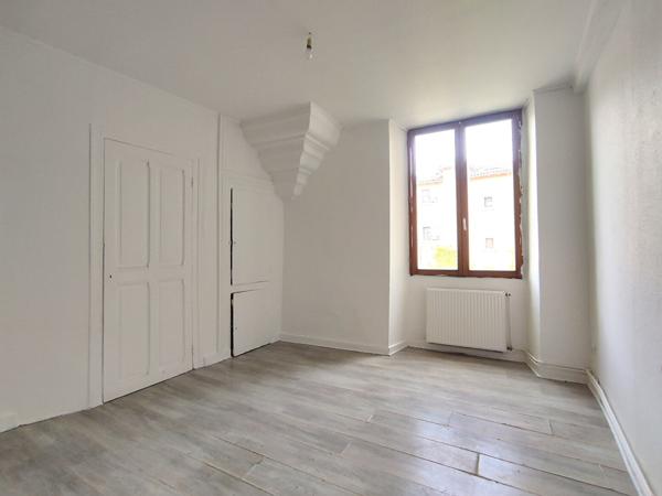 Appartement au centre du Puy en Velay 74 m2 + cave et grenier