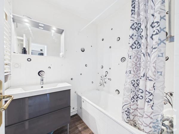 Appartement F2 à vendre  2 pièces - 39,74 m 2   LA VALETTE DU VAR  - 83