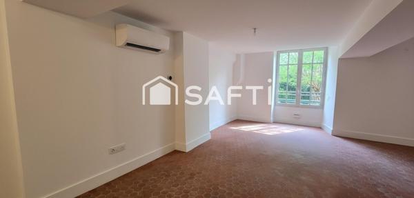 Duplex T5 rénové, vue jardin, intra-muros Avignon