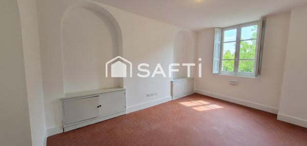 Duplex T5 rénové, vue jardin, intra-muros Avignon
