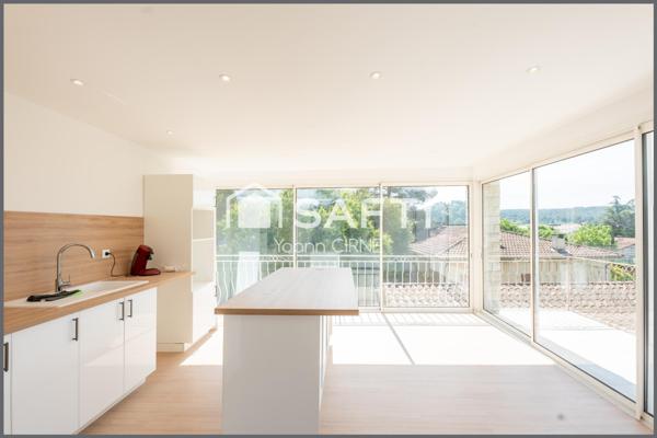 Appartement de type 4/5  120 m2 avec terrasse et stationnement privatif