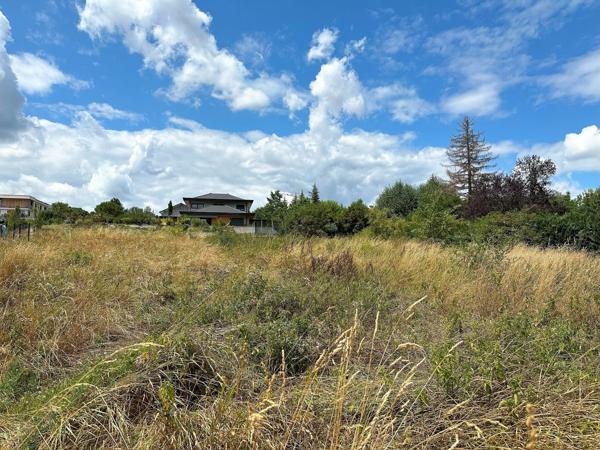 Terrain de deux parcelles constructibles de 1956m2