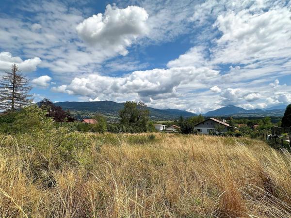 Terrain de deux parcelles constructibles de 1956m2