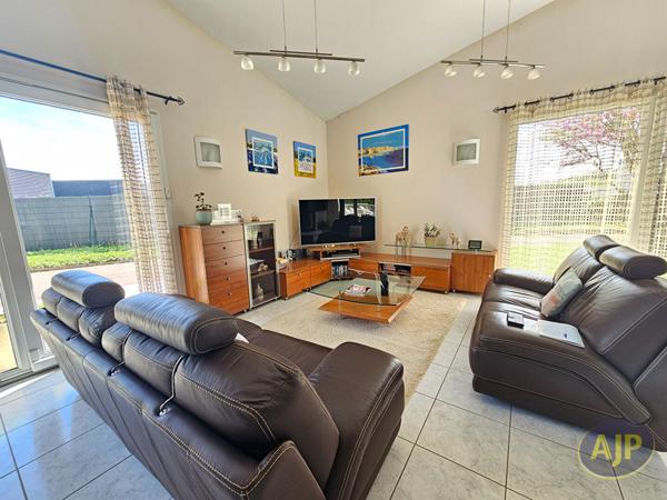 Vente maison Saint Georges Des Coteaux : 500 000 € - AJP Immobilier Saintes