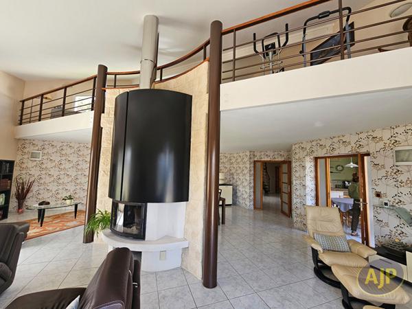 Vente maison Saint Georges Des Coteaux : 500 000 € - AJP Immobilier Saintes