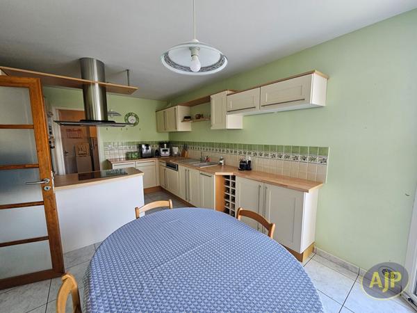 Vente maison Saint Georges Des Coteaux : 500 000 € - AJP Immobilier Saintes