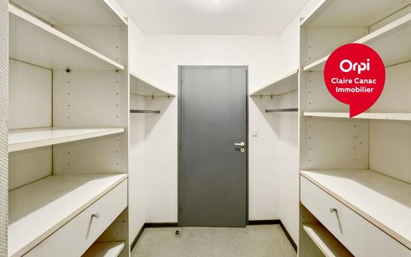 Immeuble à vendre    6 pièces • 780 m2 Graulhet