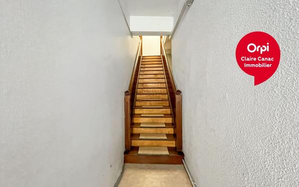 Immeuble à vendre    6 pièces • 780 m2 Graulhet