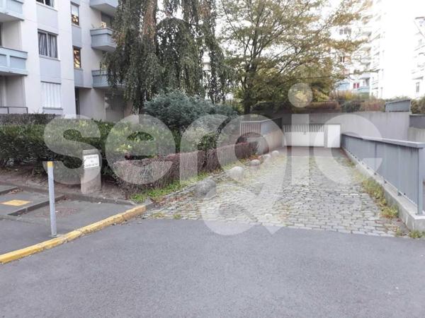 Location Parking 10 59110 La Madeleine 14 0408 02 0088