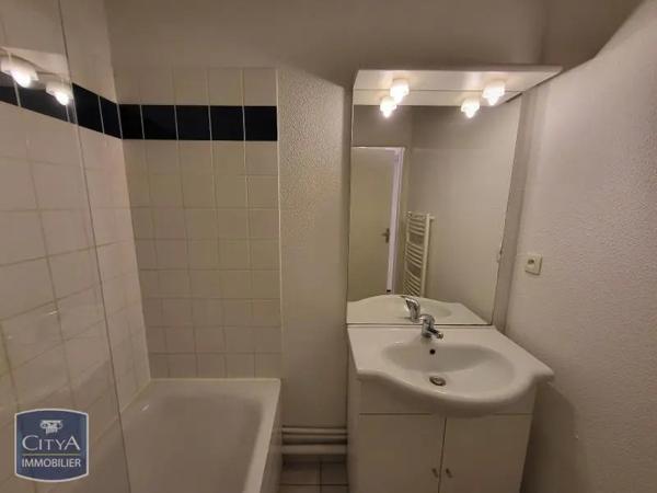 Appartement à louer 2 pièces 43.65m² Elbeuf (76500)