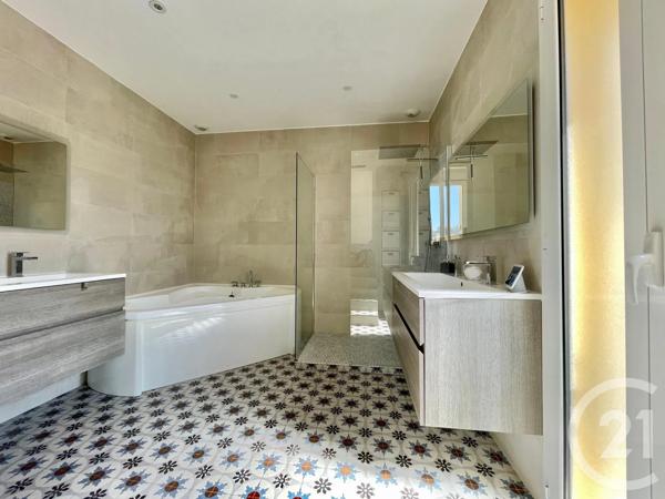 Maison à vendre  7 pièces - 184,70 m 2   NICE  - 06