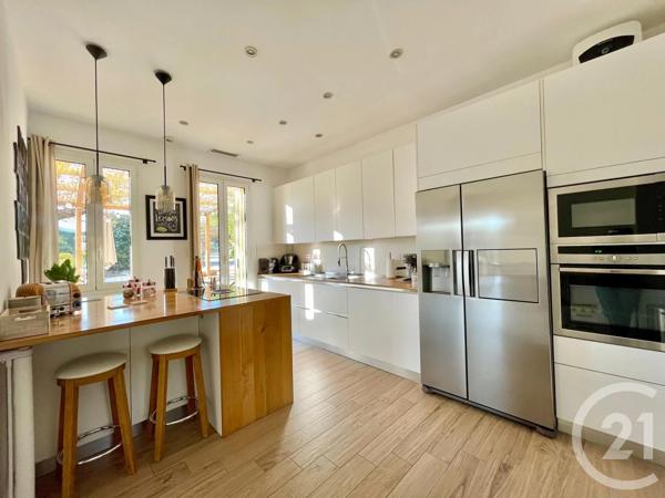 Maison à vendre  7 pièces - 184,70 m 2   NICE  - 06