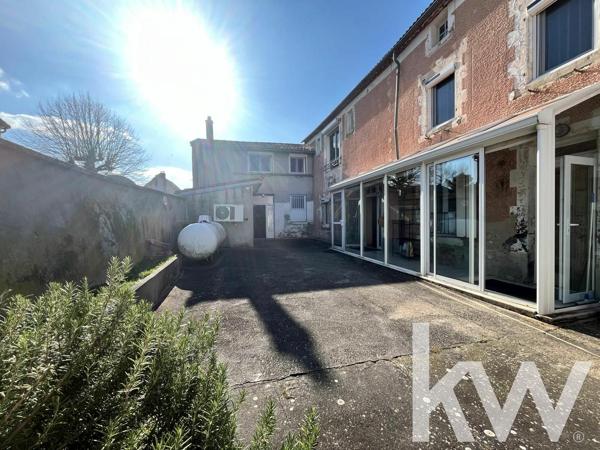Local Bar Restaurant avec logement 280 m2, proche Combronde.