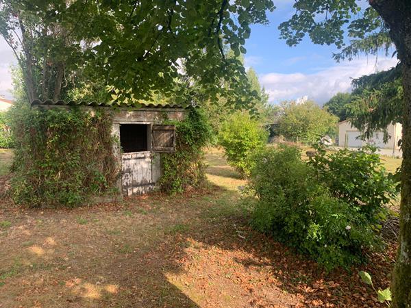 Terrain à vendre à LA CHAPELLE SAINT LAURENT - 540 m²