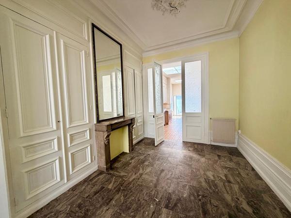 Calais maison bourgeoise 5 chambres, jardin