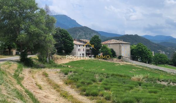 Digne-les-Bains (04000) EXCLUSIVITE ! Châteauredon (04) Maison de village composée de 2 appartements, 2 caves, chaufferie et garage