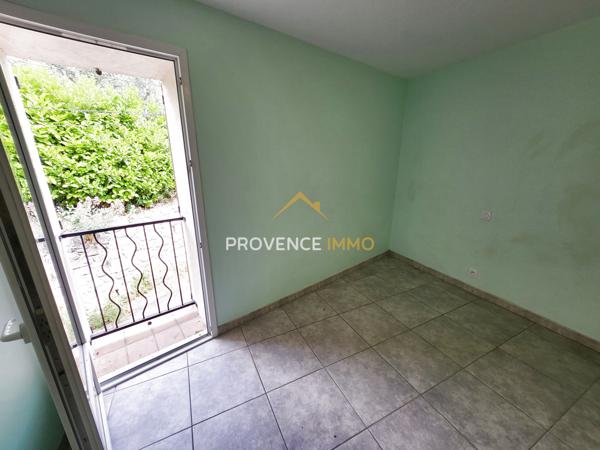 Digne-les-Bains (04000) EXCLUSIVITE ! Châteauredon (04) Maison de village composée de 2 appartements, 2 caves, chaufferie et garage