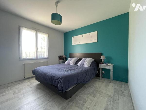 Pavillon de plain-pied offrant environ 134 m² habitables sur un terrain de 1451 m².