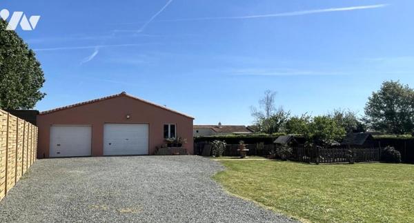 Pavillon de plain-pied offrant environ 134 m² habitables sur un terrain de 1451 m².