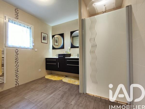 Maison à vendre 8 pièces 206 m² Saint-Allouestre