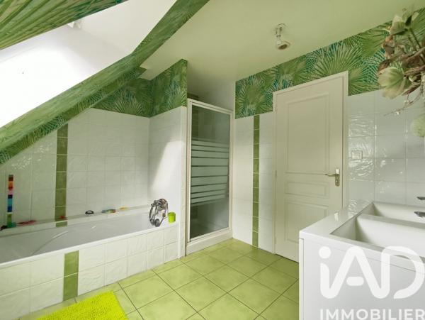 Maison à vendre 8 pièces 206 m² Saint-Allouestre