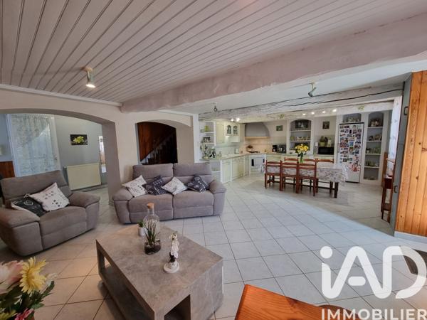 Maison à vendre 4 pièces 151 m² Villefagnan
