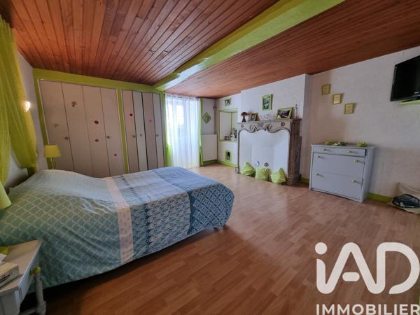 Maison à vendre 4 pièces 151 m² Villefagnan