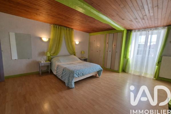 Maison à vendre 4 pièces 151 m² Villefagnan