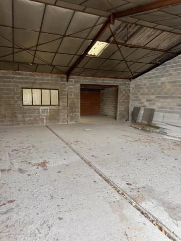 Vente                                                      Local commercial
                        
                     1 pièces                                         à Biscarrosse