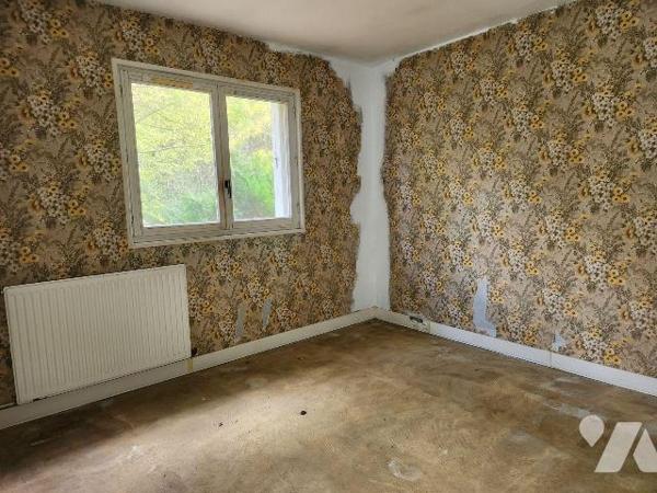 À vendre aux Forges Saint Bernard, à seulement 2 km de Ville-sous-la-Ferté et de son accès à l'...