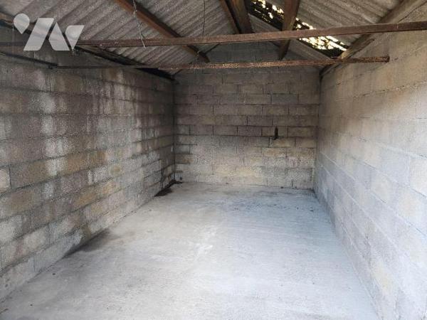 À vendre aux Forges Saint Bernard, à seulement 2 km de Ville-sous-la-Ferté et de son accès à l'...