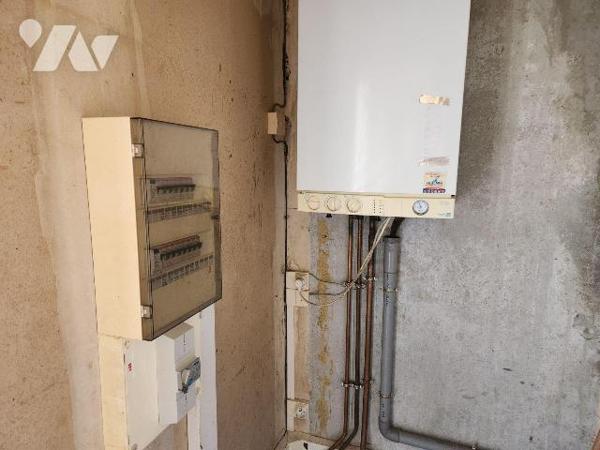 À vendre aux Forges Saint Bernard, à seulement 2 km de Ville-sous-la-Ferté et de son accès à l'...