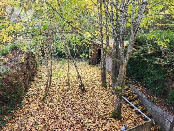 À vendre aux Forges Saint Bernard, à seulement 2 km de Ville-sous-la-Ferté et de son accès à l'...