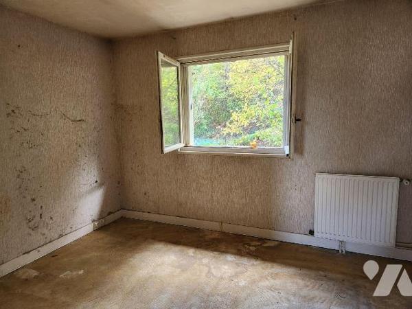 À vendre aux Forges Saint Bernard, à seulement 2 km de Ville-sous-la-Ferté et de son accès à l'...